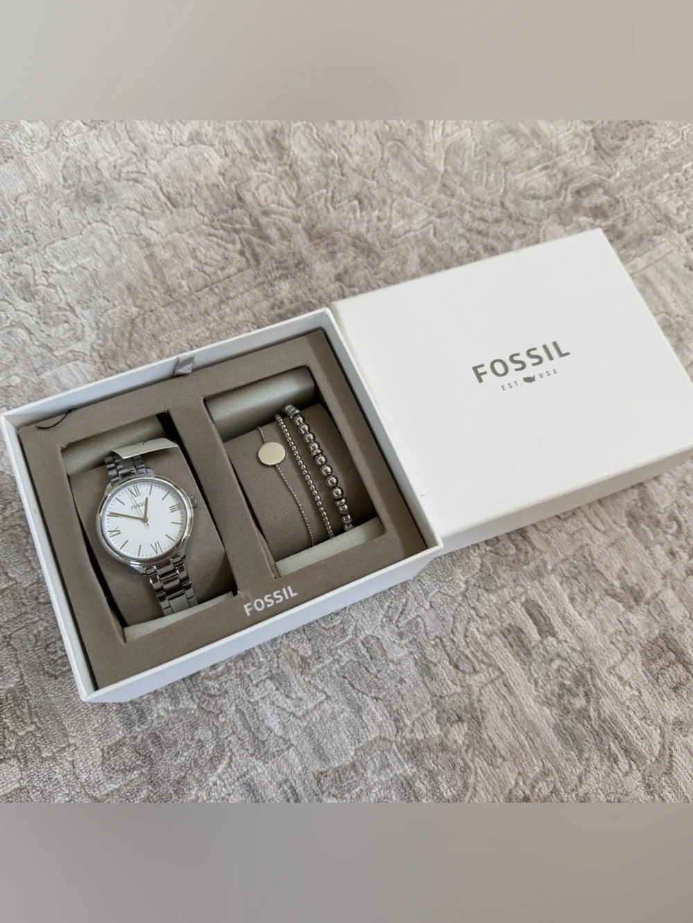 Fossil Suitor Women’s Watch & Bracelet Gift Set BQ3542SET